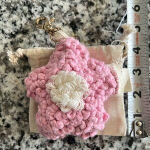 Daisy keychain